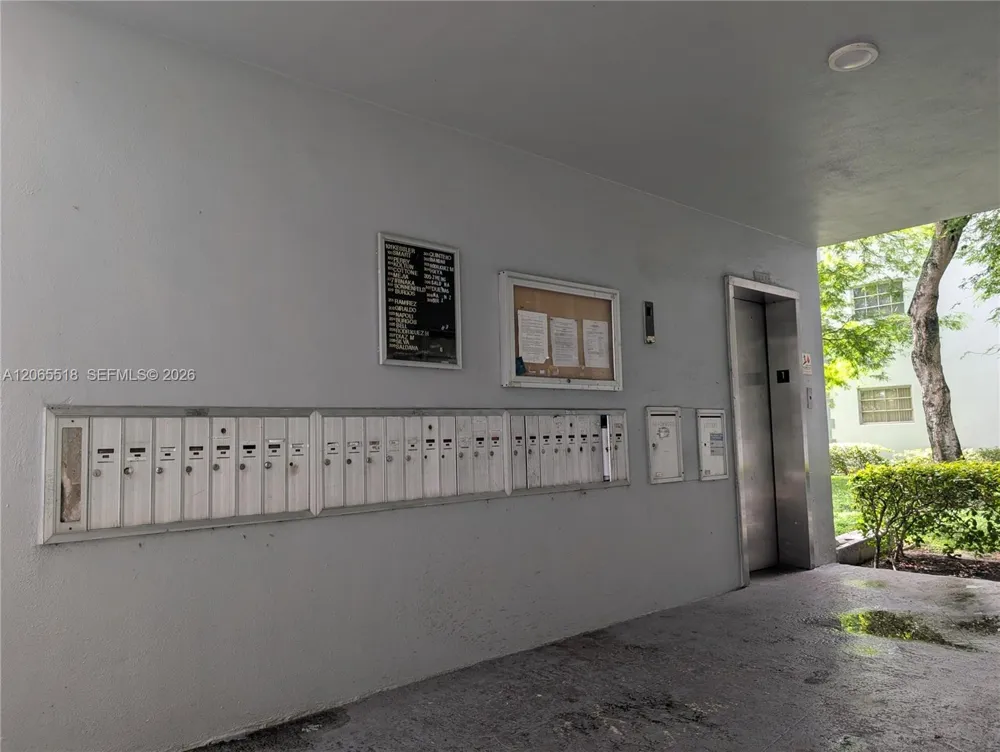 900 Tallwood Ave #305 Hollywood, FL 33021