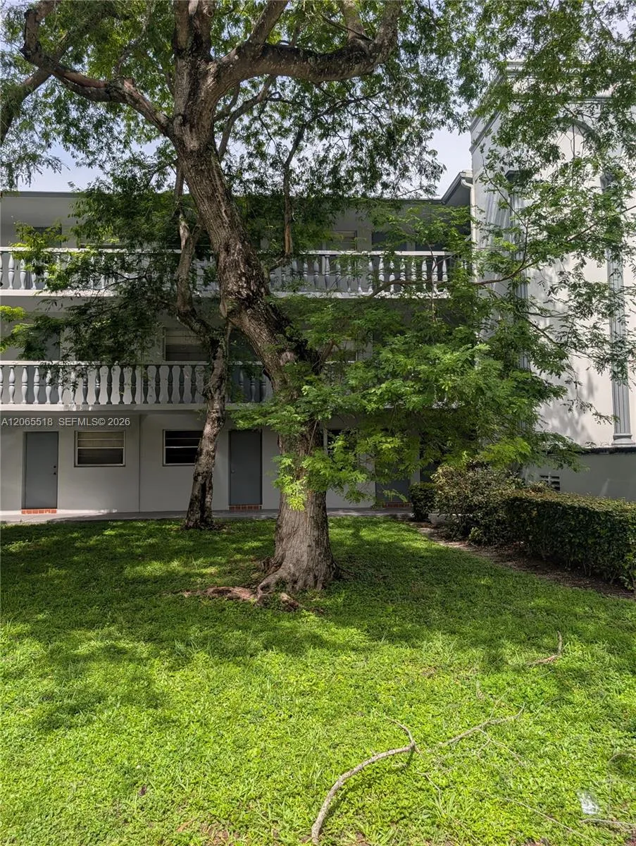 900 Tallwood Ave #305 Hollywood, FL 33021