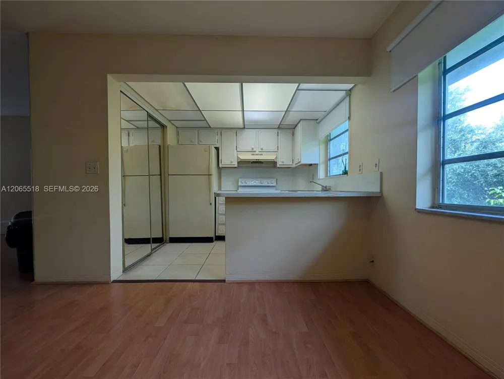 900 Tallwood Ave #305 Hollywood, FL 33021