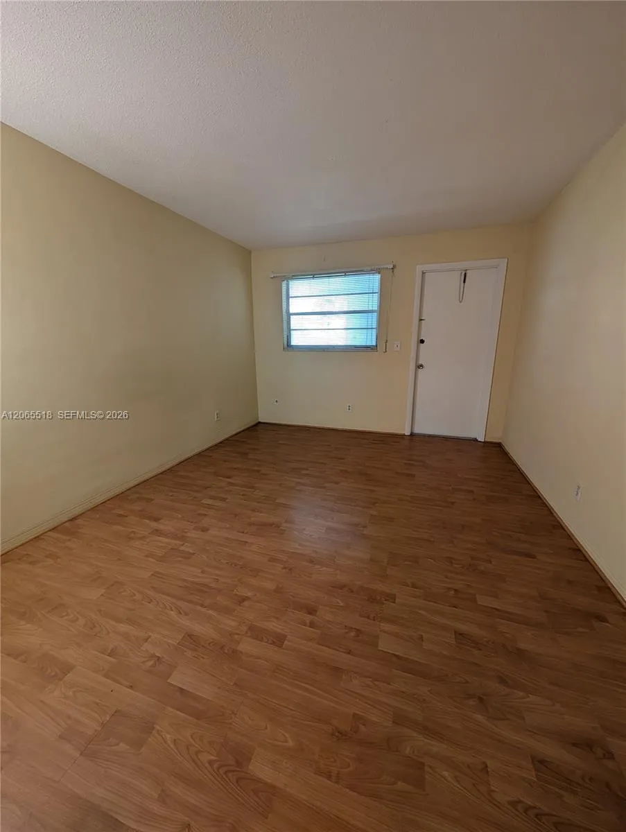 900 Tallwood Ave #305 Hollywood, FL 33021
