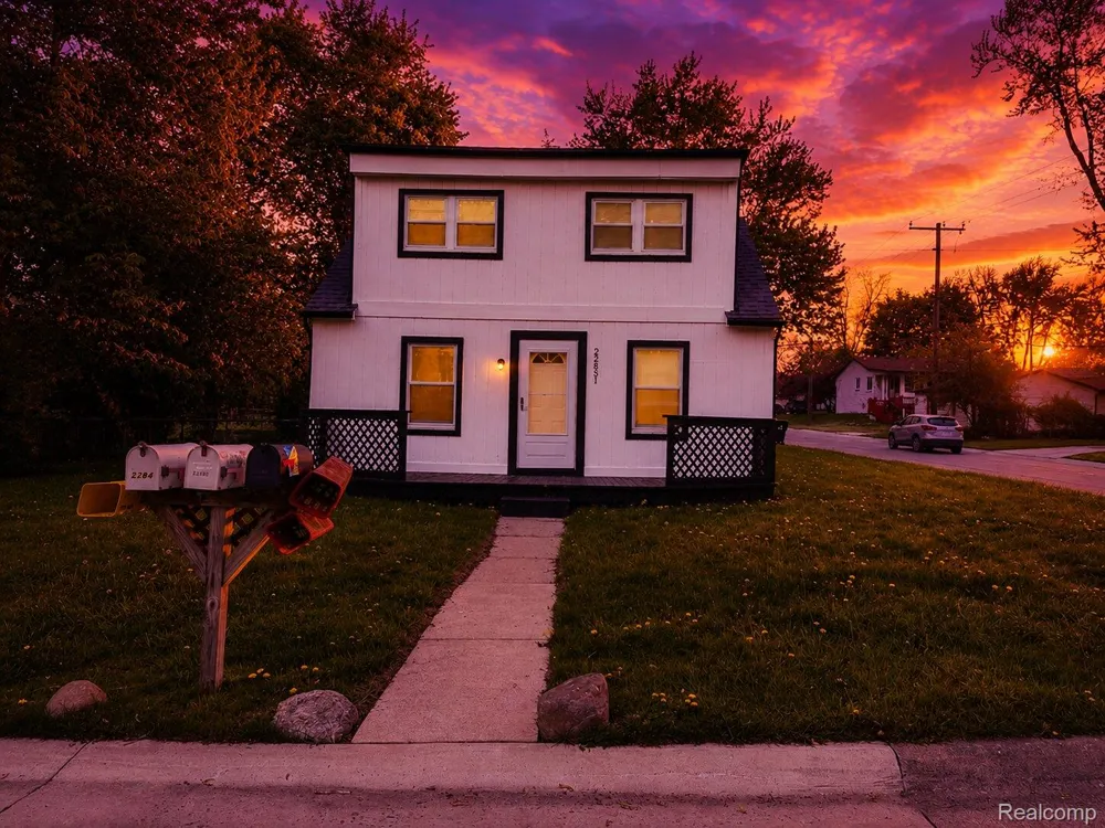 22851 Colgate Street Farmington City, MI 48336