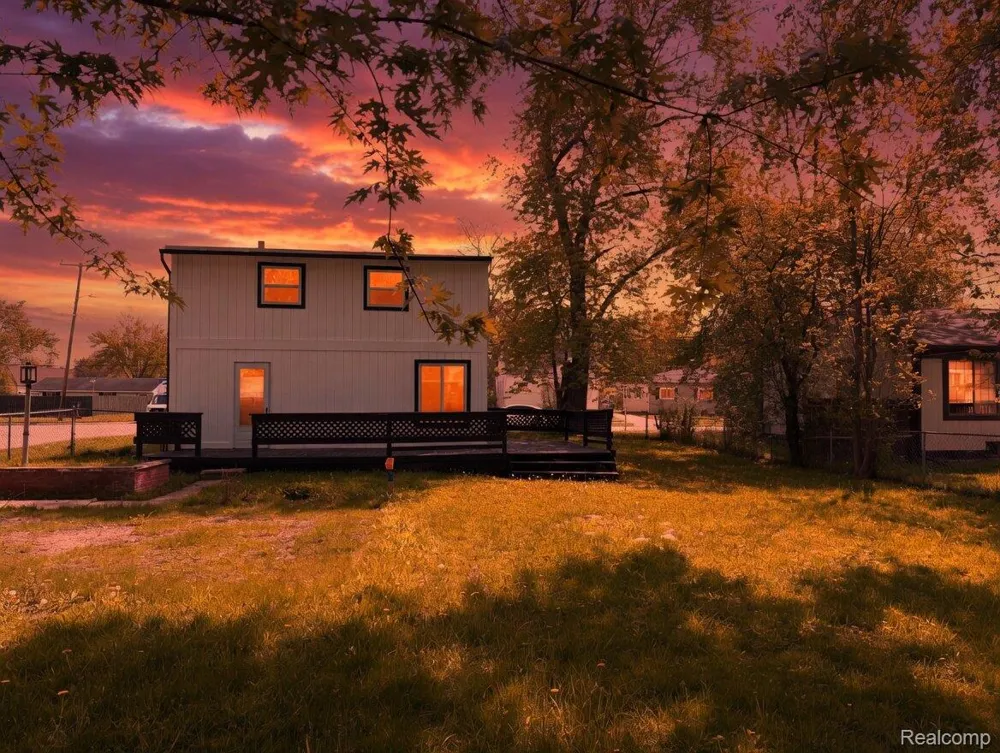 22851 Colgate Street Farmington City, MI 48336