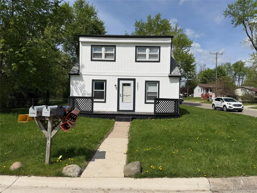 22851 Colgate Street Farmington City, MI 48336
