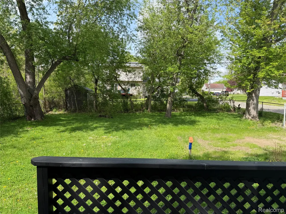 22851 Colgate Street Farmington City, MI 48336