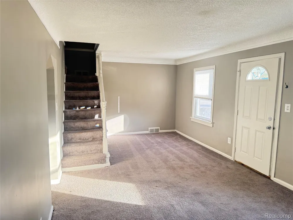 22851 Colgate Street Farmington City, MI 48336