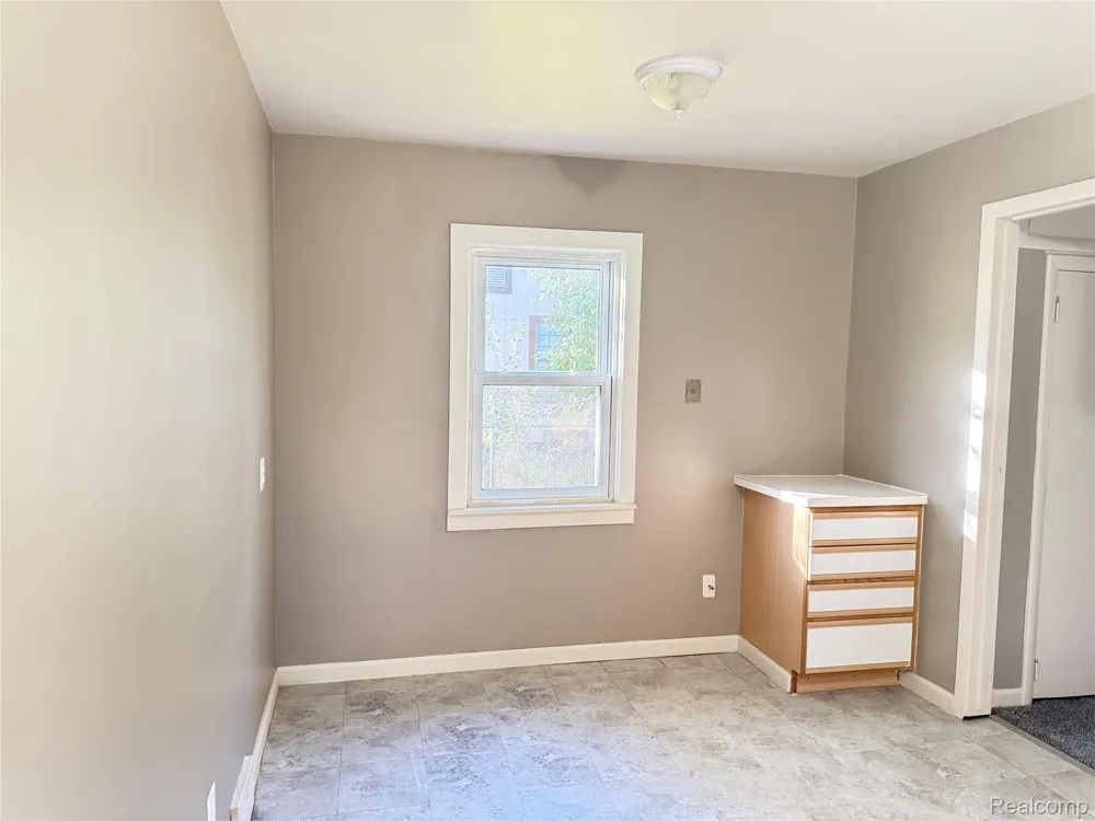 22851 Colgate Street Farmington City, MI 48336