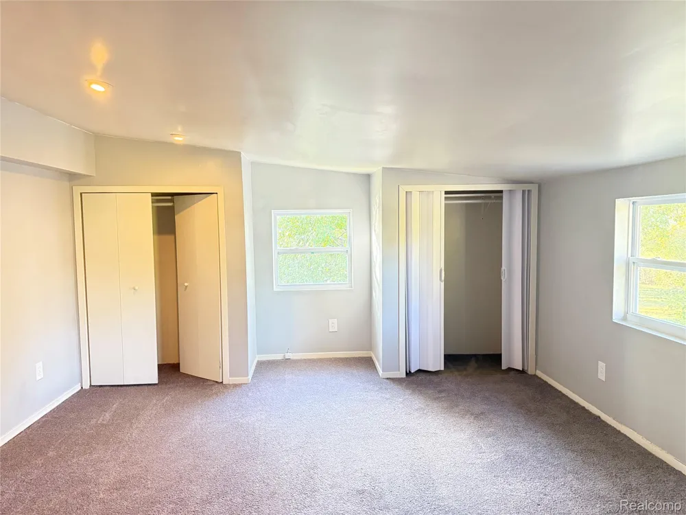22851 Colgate Street Farmington City, MI 48336
