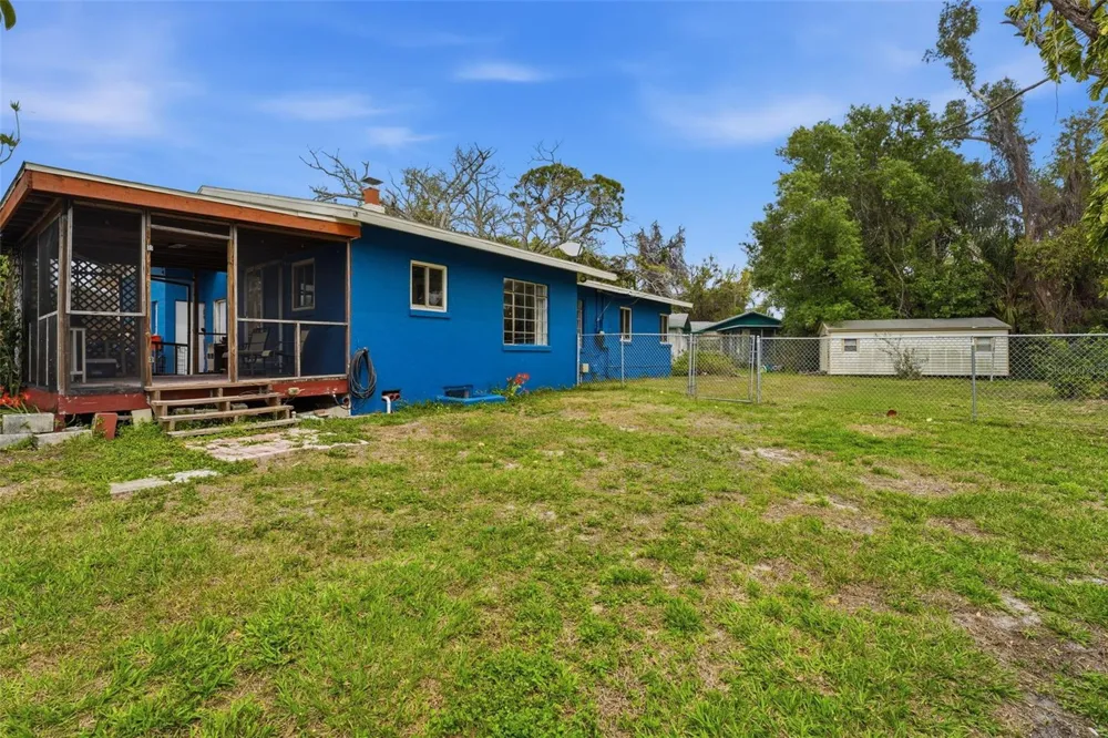 418 EDWARDS DRIVE Sarasota, FL 34243