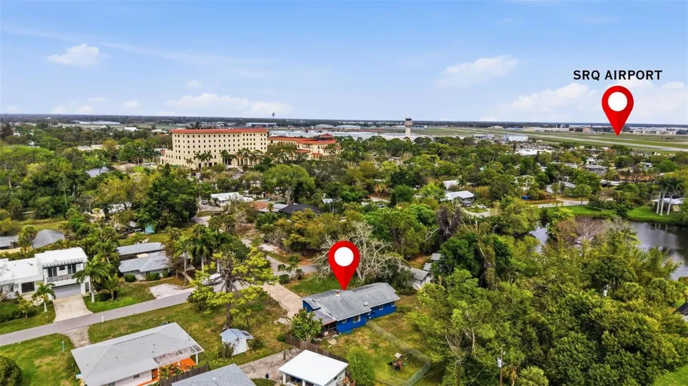 418 EDWARDS DRIVE Sarasota, FL 34243
