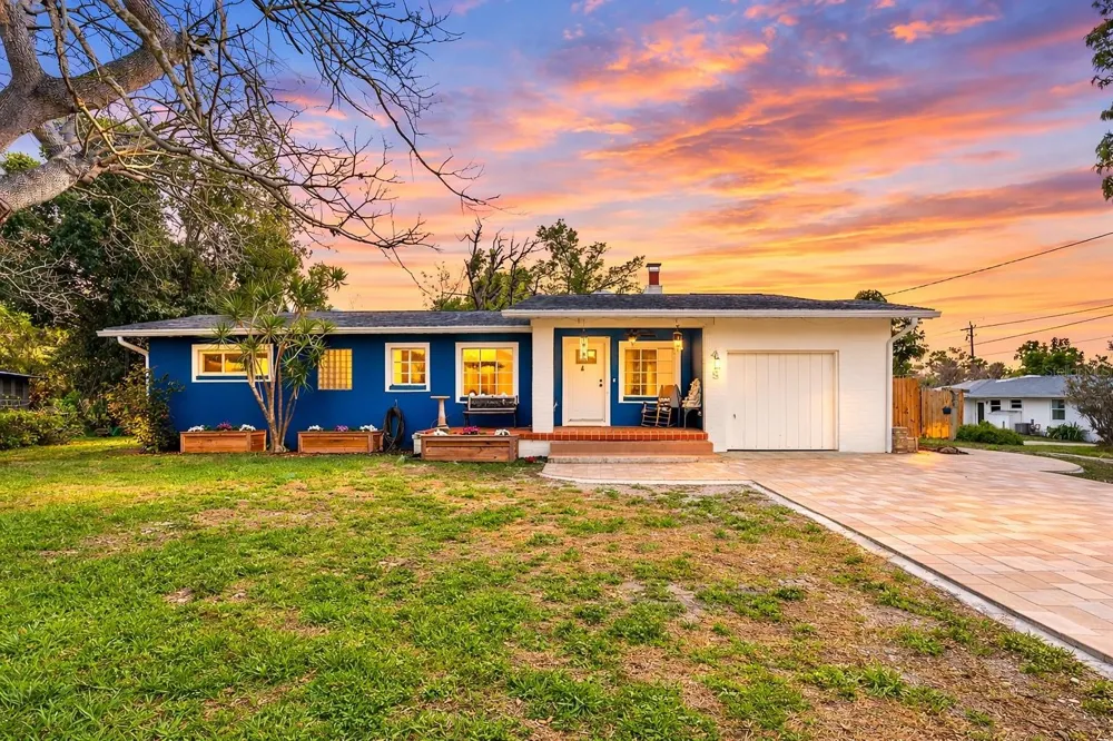 418 EDWARDS DRIVE Sarasota, FL 34243
