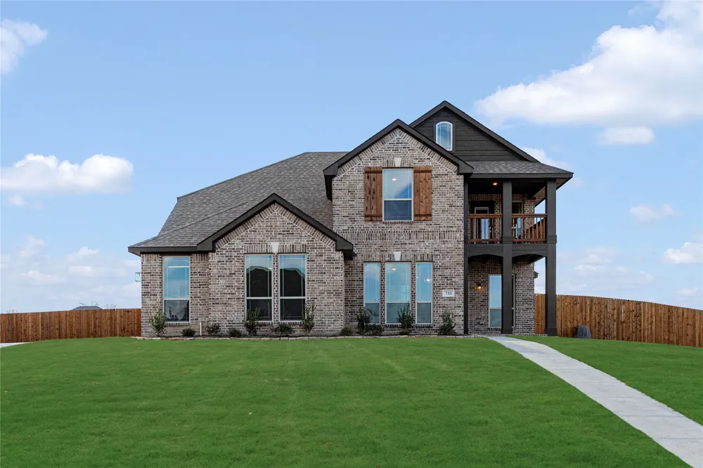 733 Serenity Lane Red Oak, TX 75154
