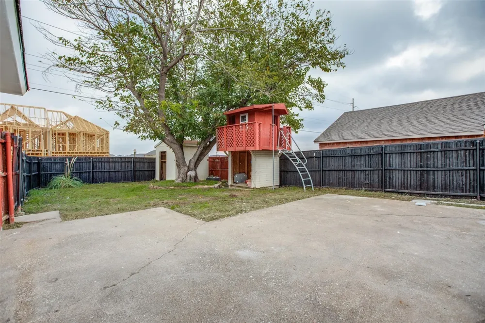 2605 Western Drive Garland, TX 75042