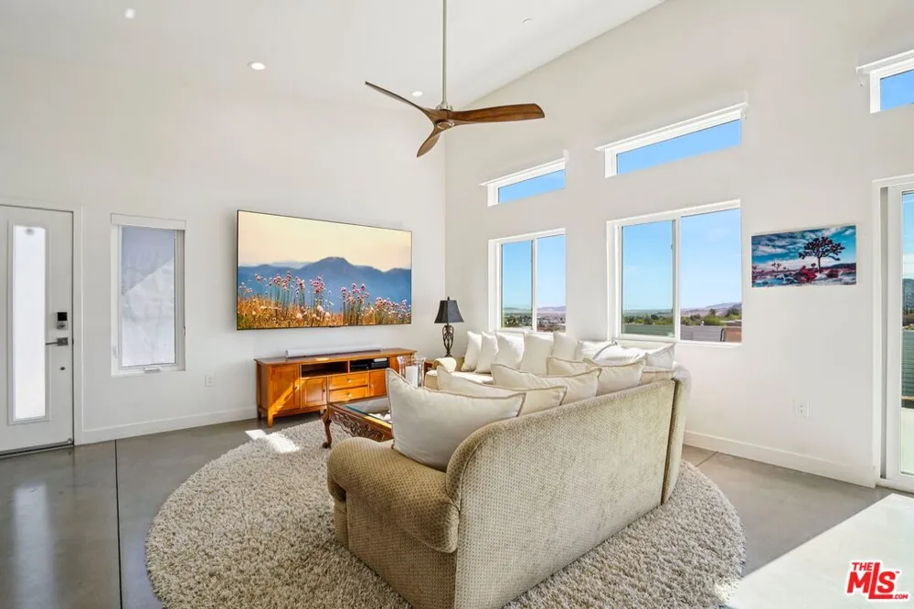 6792 San Angelo Avenue Joshua Tree, CA 92252