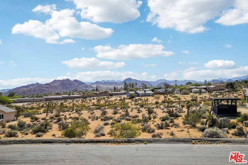 6792 San Angelo Avenue Joshua Tree, CA 92252
