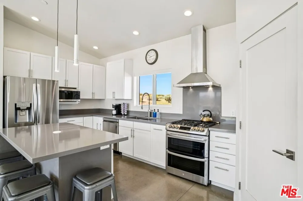 6792 San Angelo Avenue Joshua Tree, CA 92252