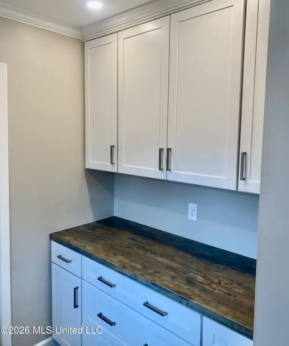 1736 S Pear Lane Greenville, MS 38703