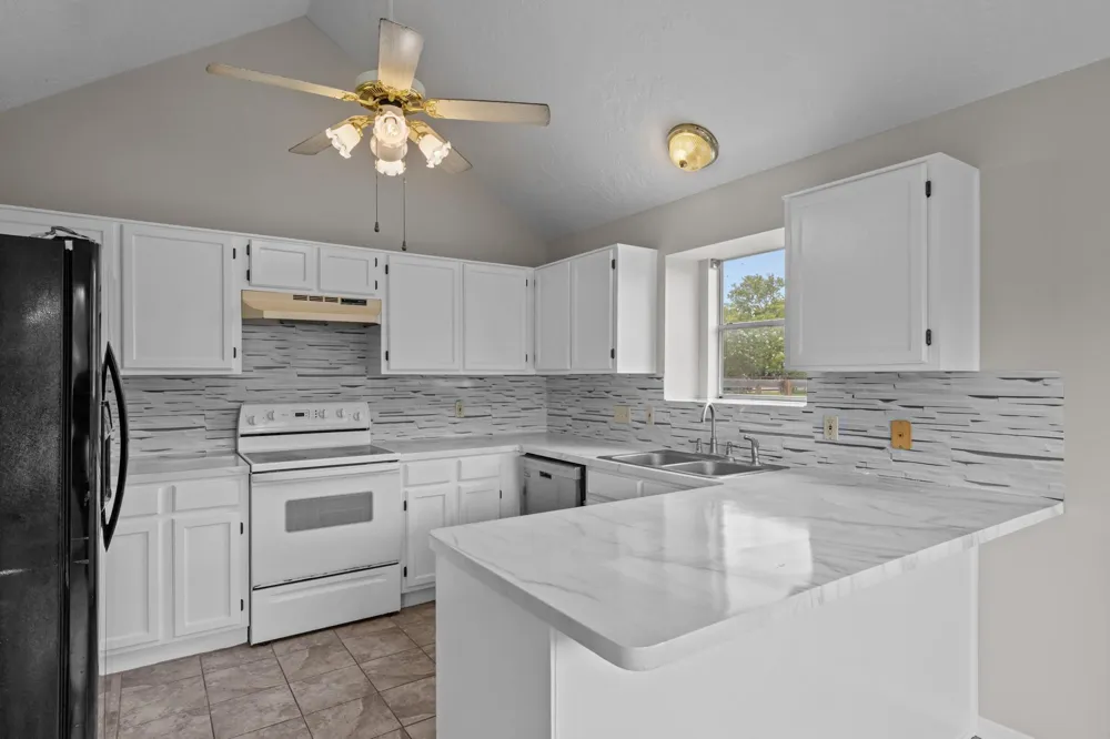 3855 County Road 960 Alvin, TX 77511