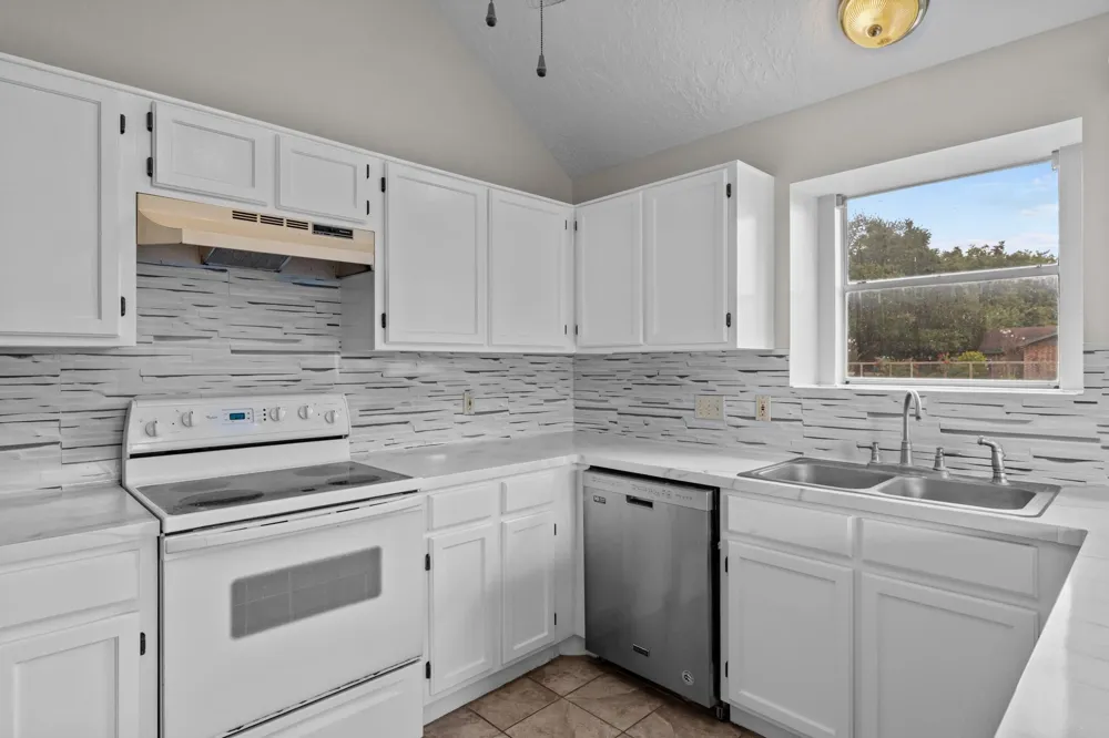 3855 County Road 960 Alvin, TX 77511