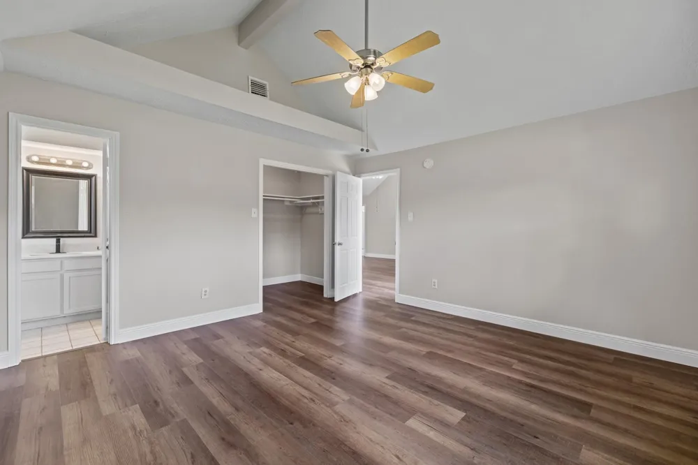 3855 County Road 960 Alvin, TX 77511