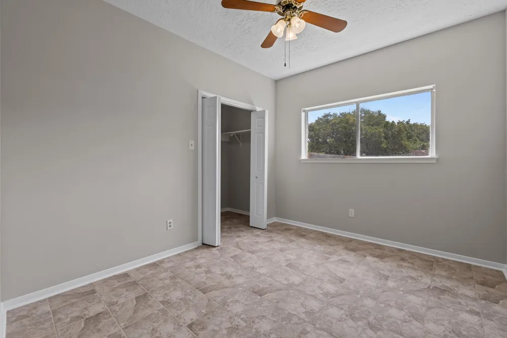 3855 County Road 960 Alvin, TX 77511