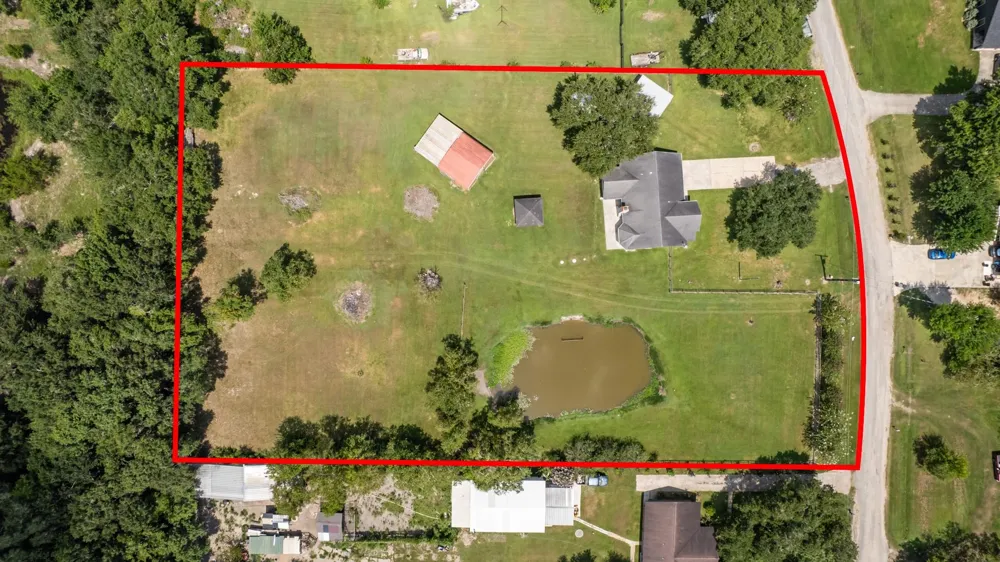 3855 County Road 960 Alvin, TX 77511