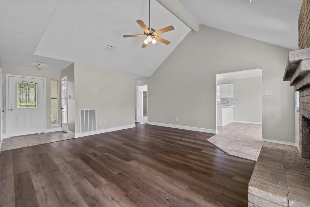 3855 County Road 960 Alvin, TX 77511