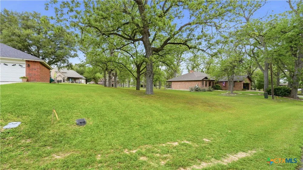 427 Las Brisas Seguin, TX 78155
