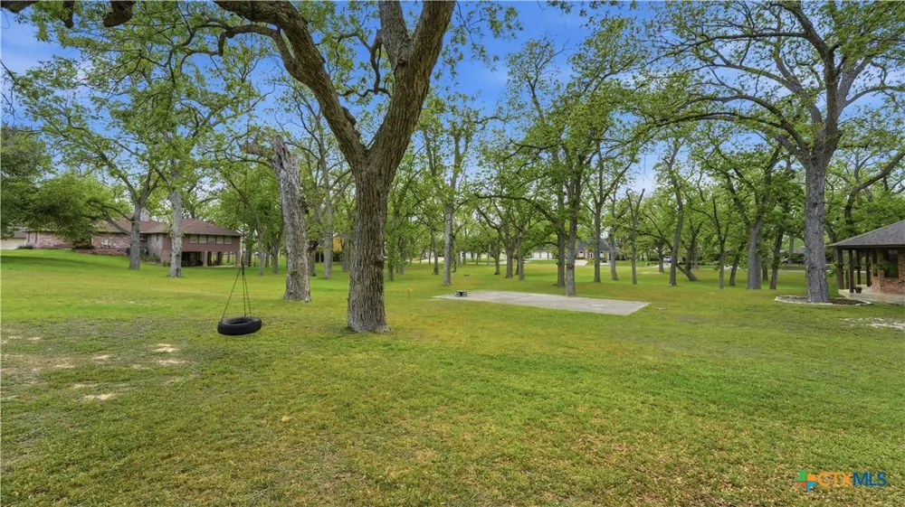 427 Las Brisas Seguin, TX 78155