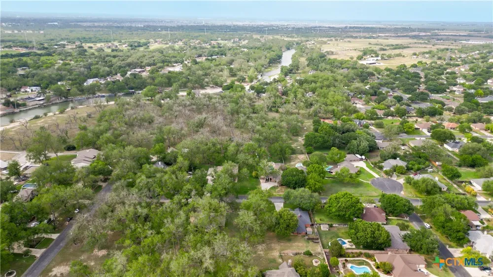 427 Las Brisas Seguin, TX 78155