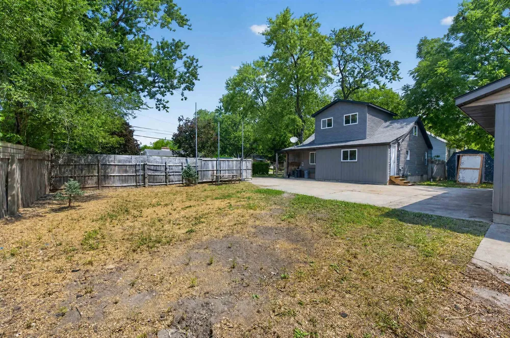 1452 Kenneth Street Burton City, MI 48529