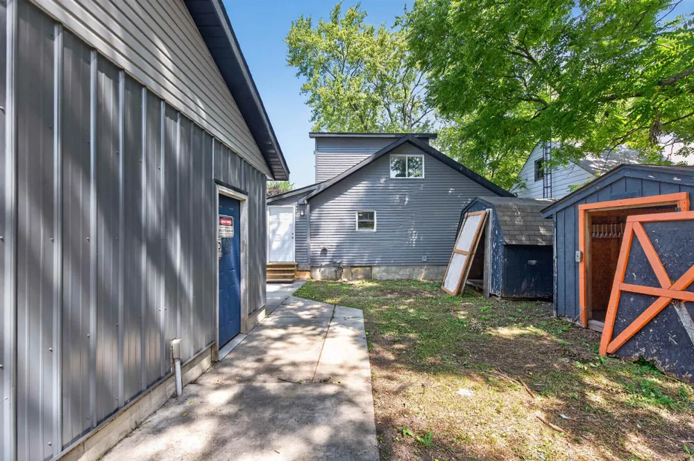 1452 Kenneth Street Burton City, MI 48529