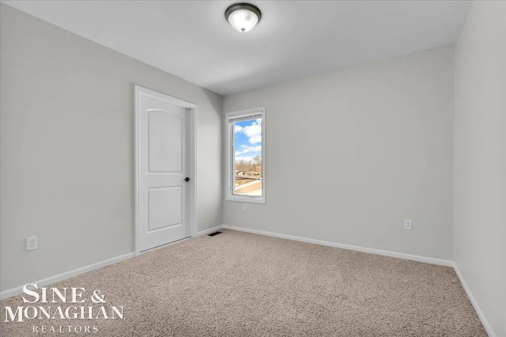 113 Roselawn Street Algonac City, MI 48001