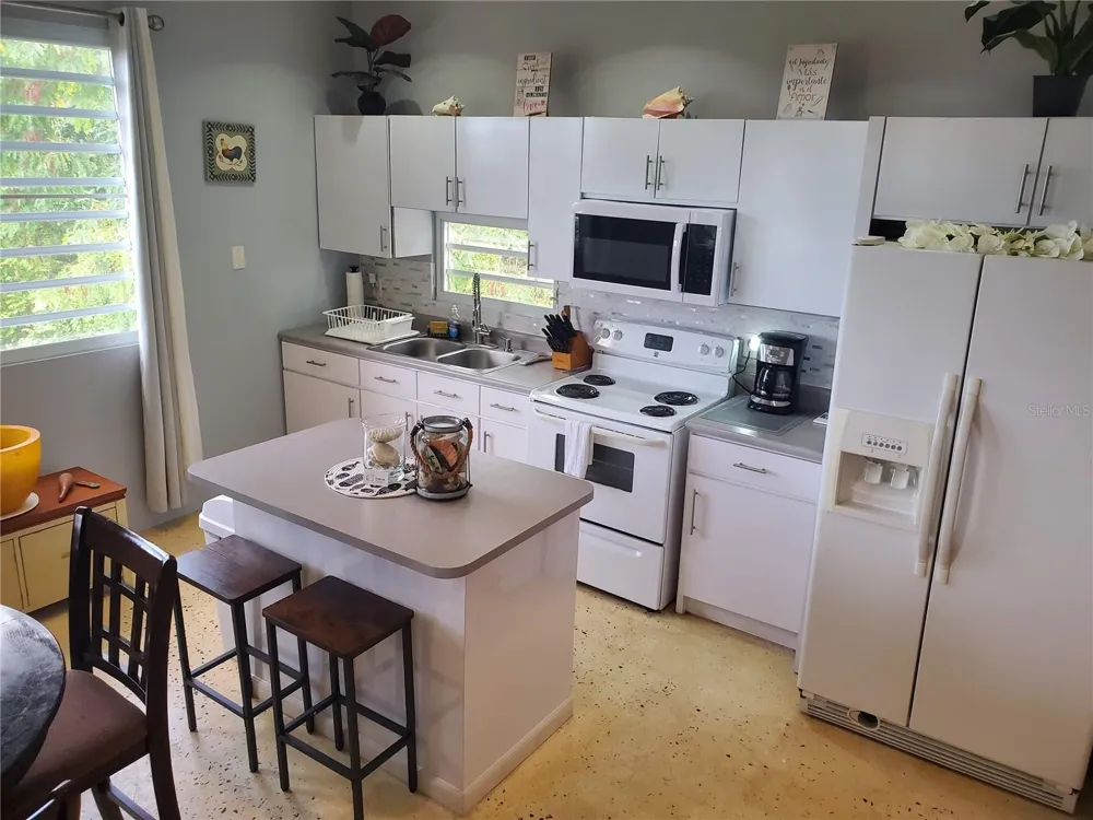 Carr. 115 SECTOR SOTO ROAD Rincon, PR 00677