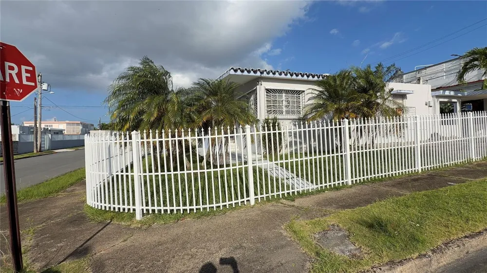 CALLE BECASINA E-32 URB COUNTRY CLUB #926 San Juan, PR 00924