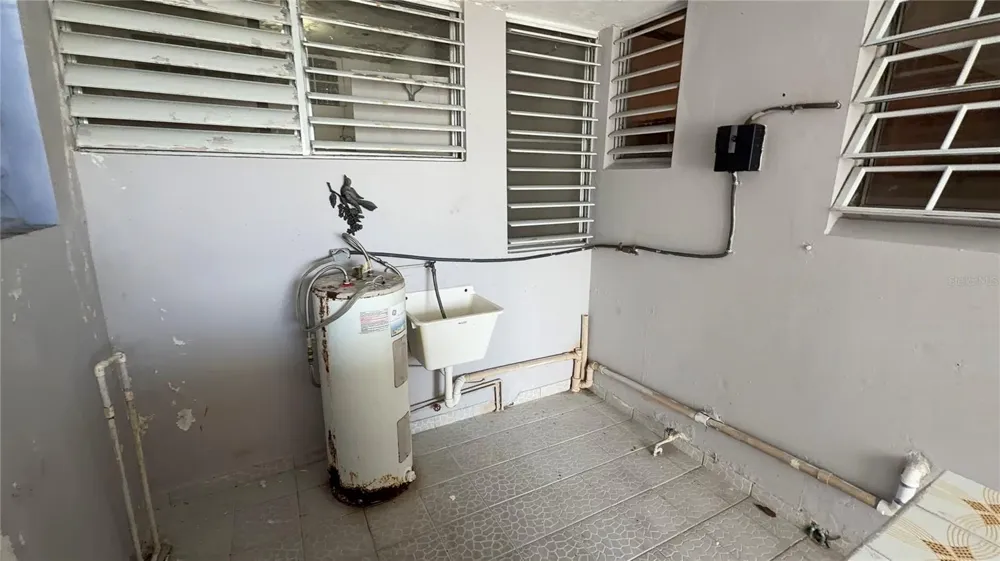 CALLE BECASINA E-32 URB COUNTRY CLUB #926 San Juan, PR 00924