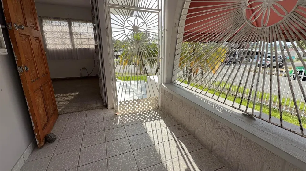 CALLE BECASINA E-32 URB COUNTRY CLUB #926 San Juan, PR 00924