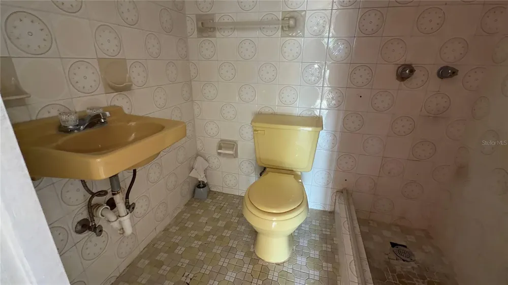 CALLE BECASINA E-32 URB COUNTRY CLUB #926 San Juan, PR 00924