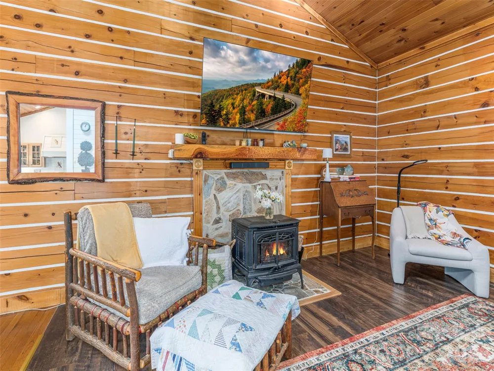 107 Tibi Lane Waynesville, NC 28785