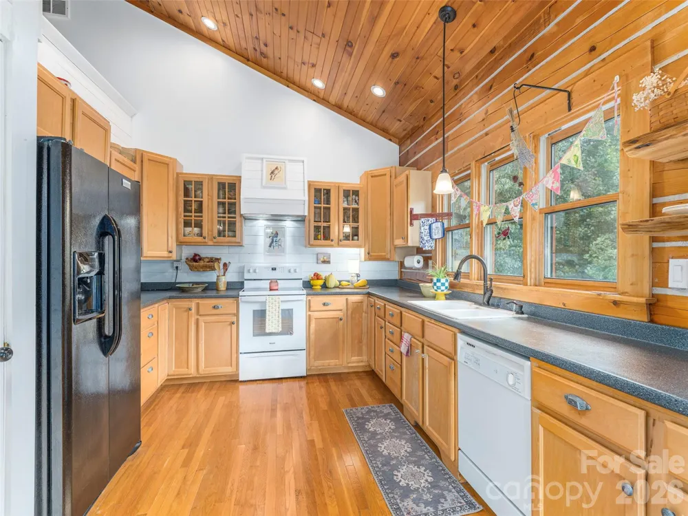 107 Tibi Lane Waynesville, NC 28785