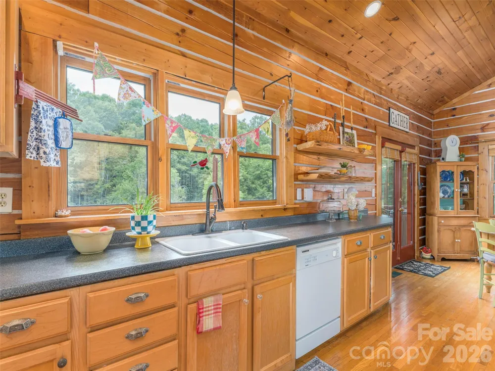 107 Tibi Lane Waynesville, NC 28785