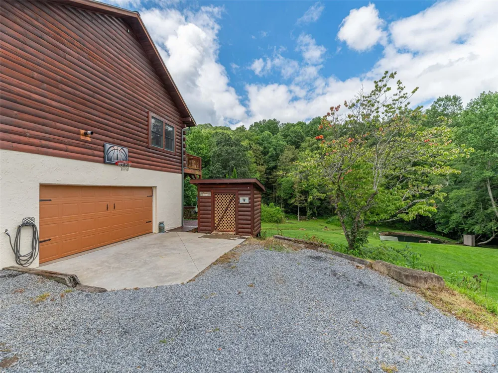 107 Tibi Lane Waynesville, NC 28785