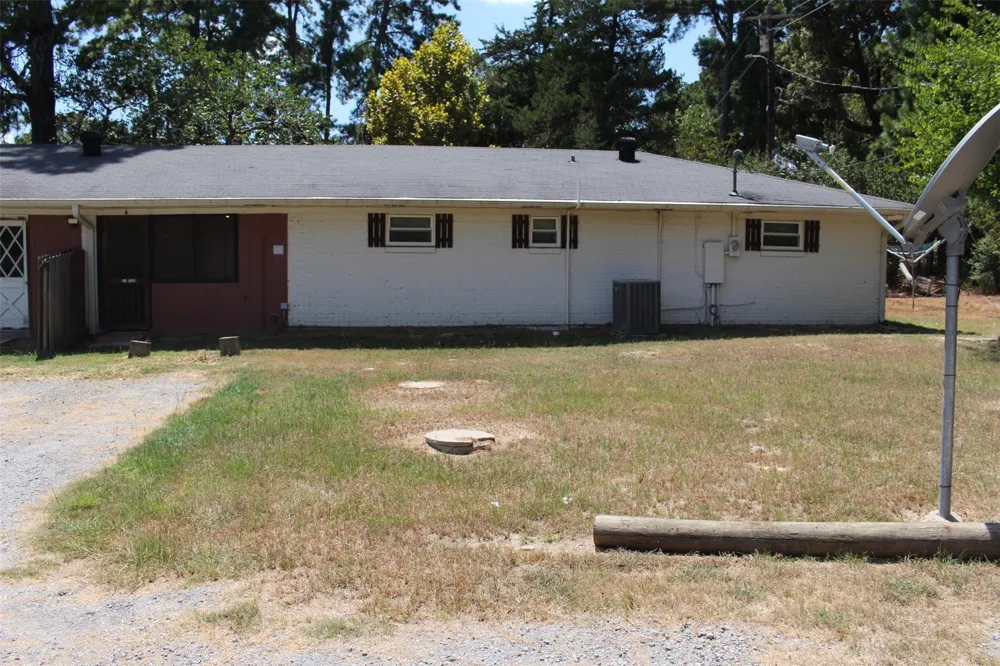 2417 An County Road 181 Elkhart, TX 75839
