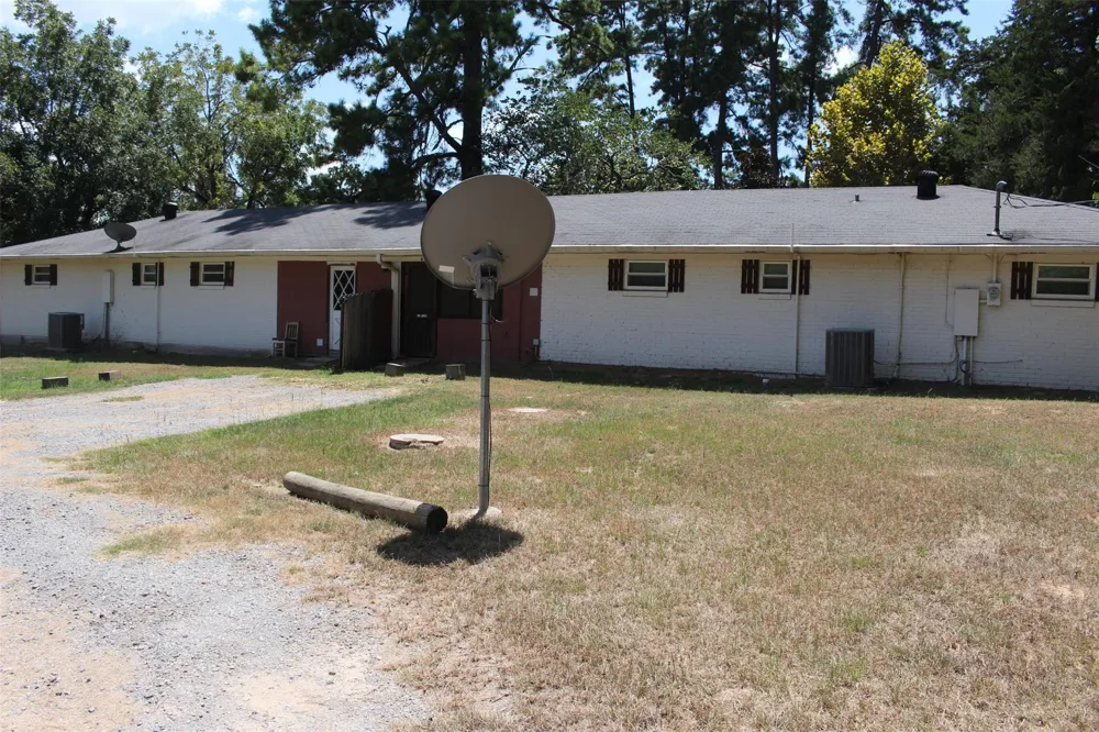 2417 An County Road 181 Elkhart, TX 75839