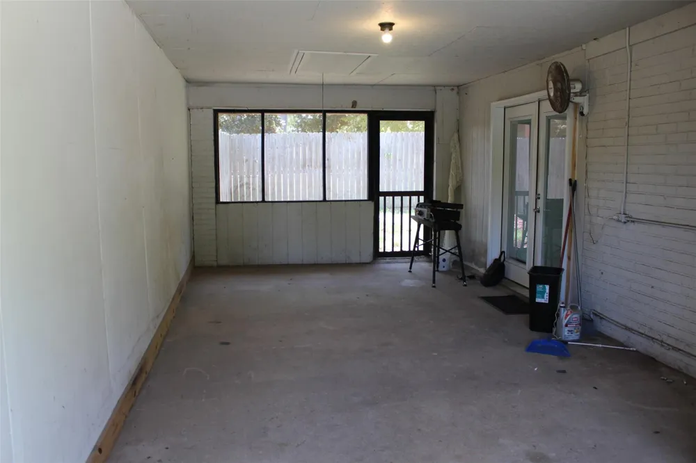 2417 An County Road 181 Elkhart, TX 75839