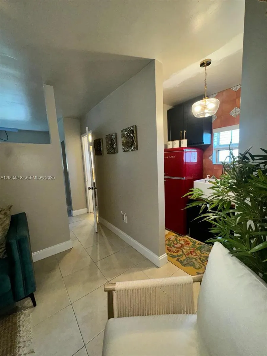 9990 Marlin Rd #1 Cutler Bay, FL 33157