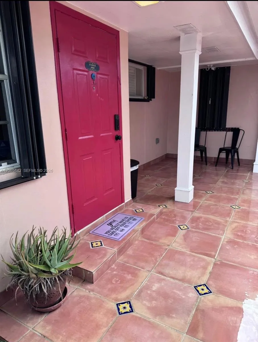 9990 Marlin Rd #1 Cutler Bay, FL 33157