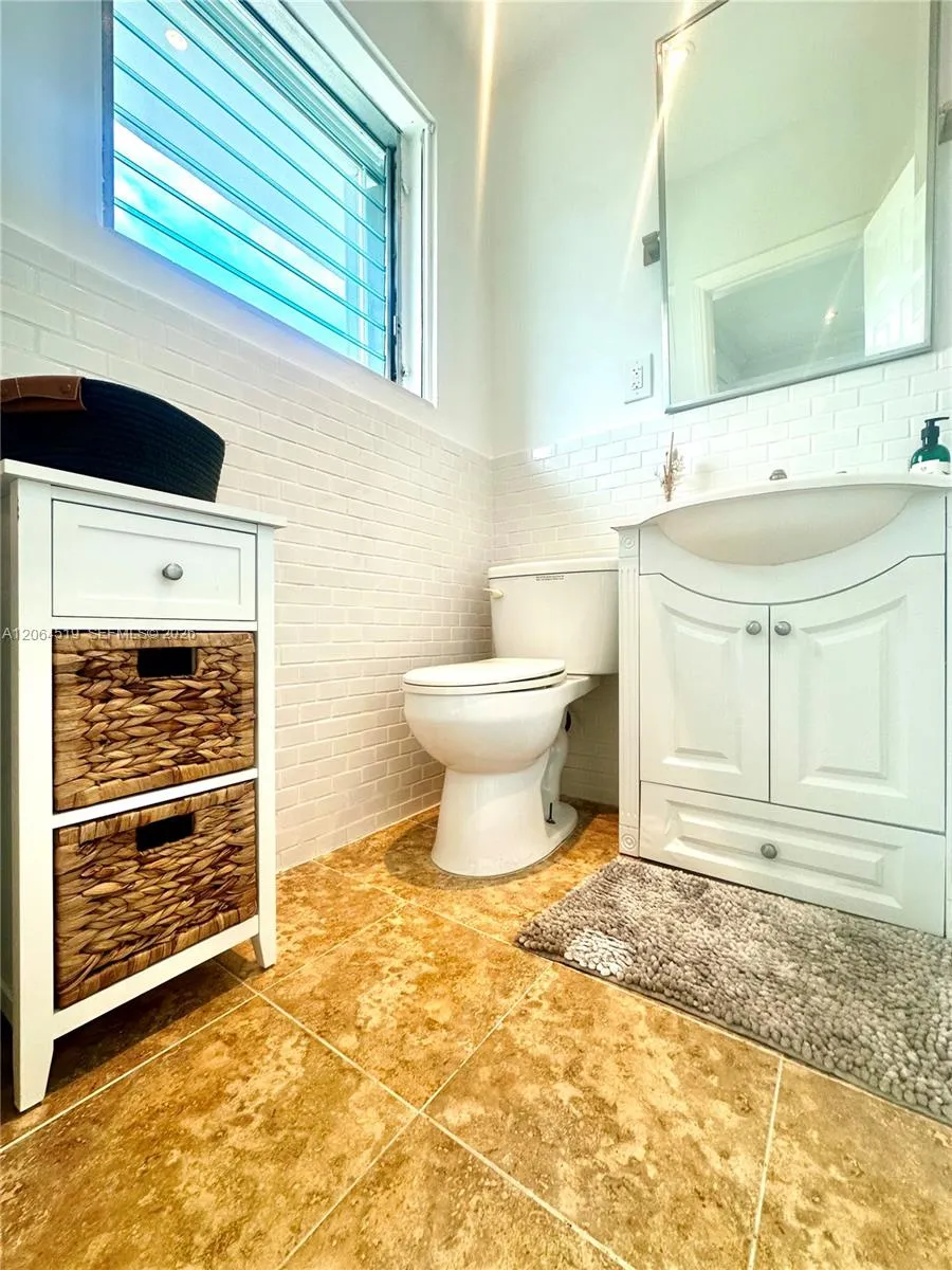 10178 Collins Ave #205 Bal Harbour, FL 33154