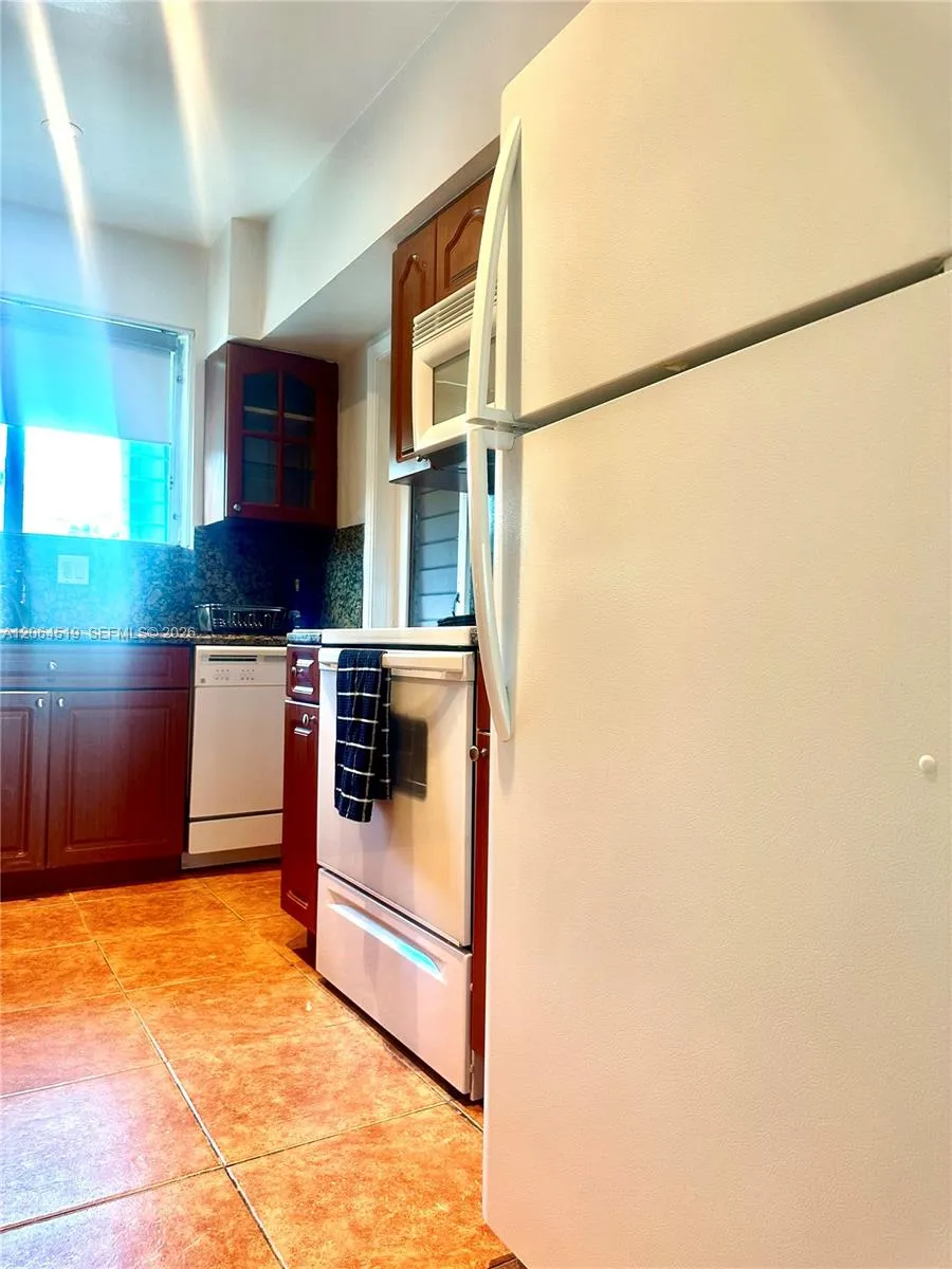 10178 Collins Ave #205 Bal Harbour, FL 33154