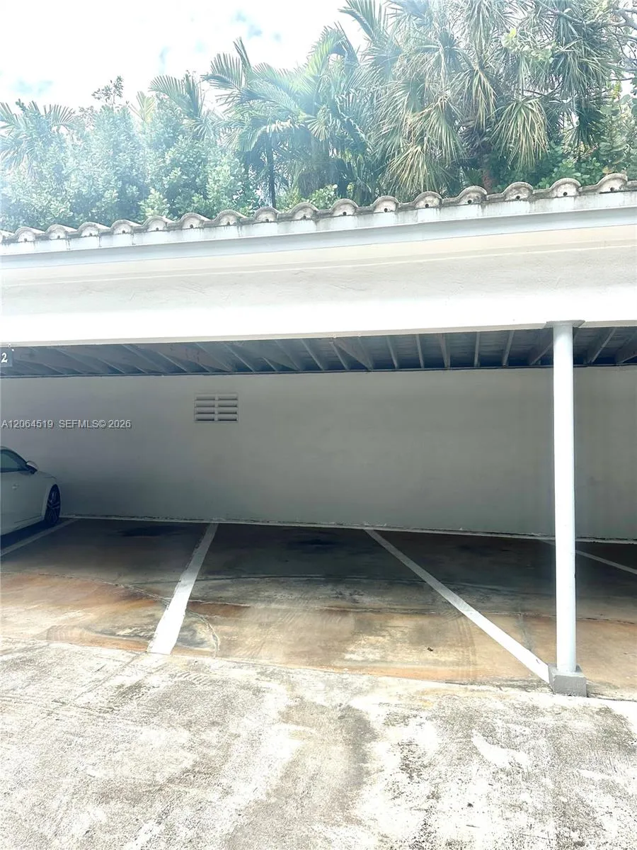 10178 Collins Ave #205 Bal Harbour, FL 33154