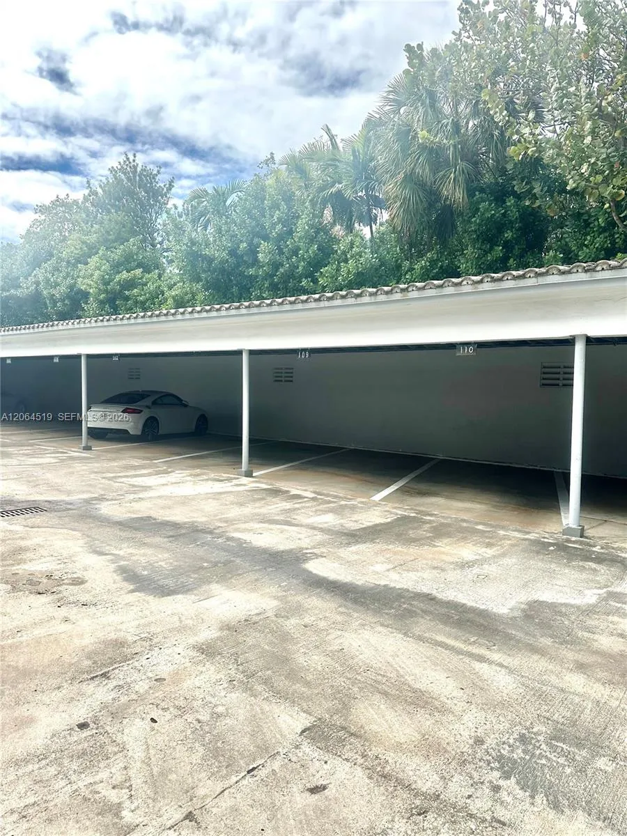 10178 Collins Ave #205 Bal Harbour, FL 33154